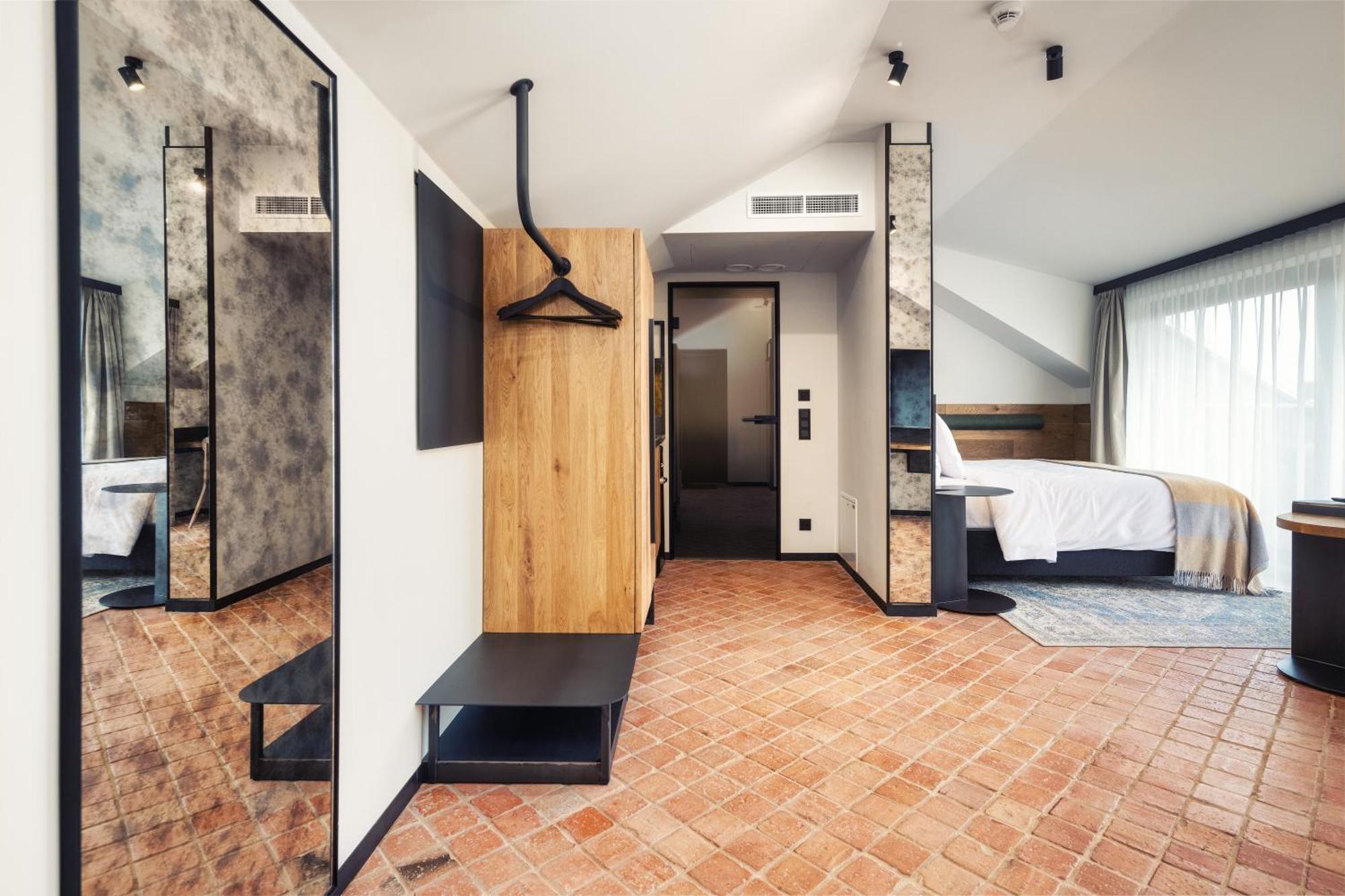 Nomadic Urban Premium Suites Krakau Exterior foto