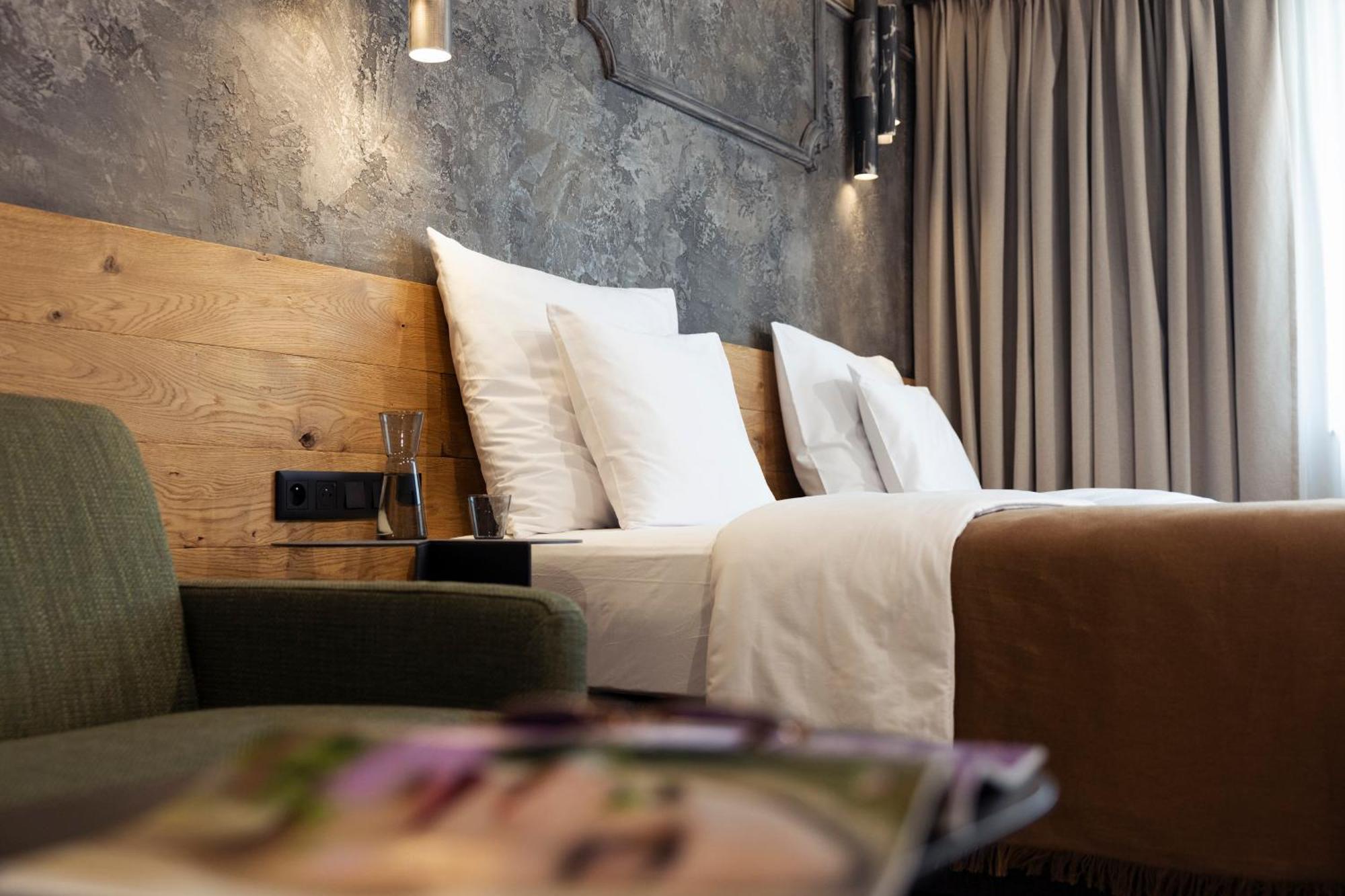 Nomadic Urban Premium Suites Krakau Exterior foto