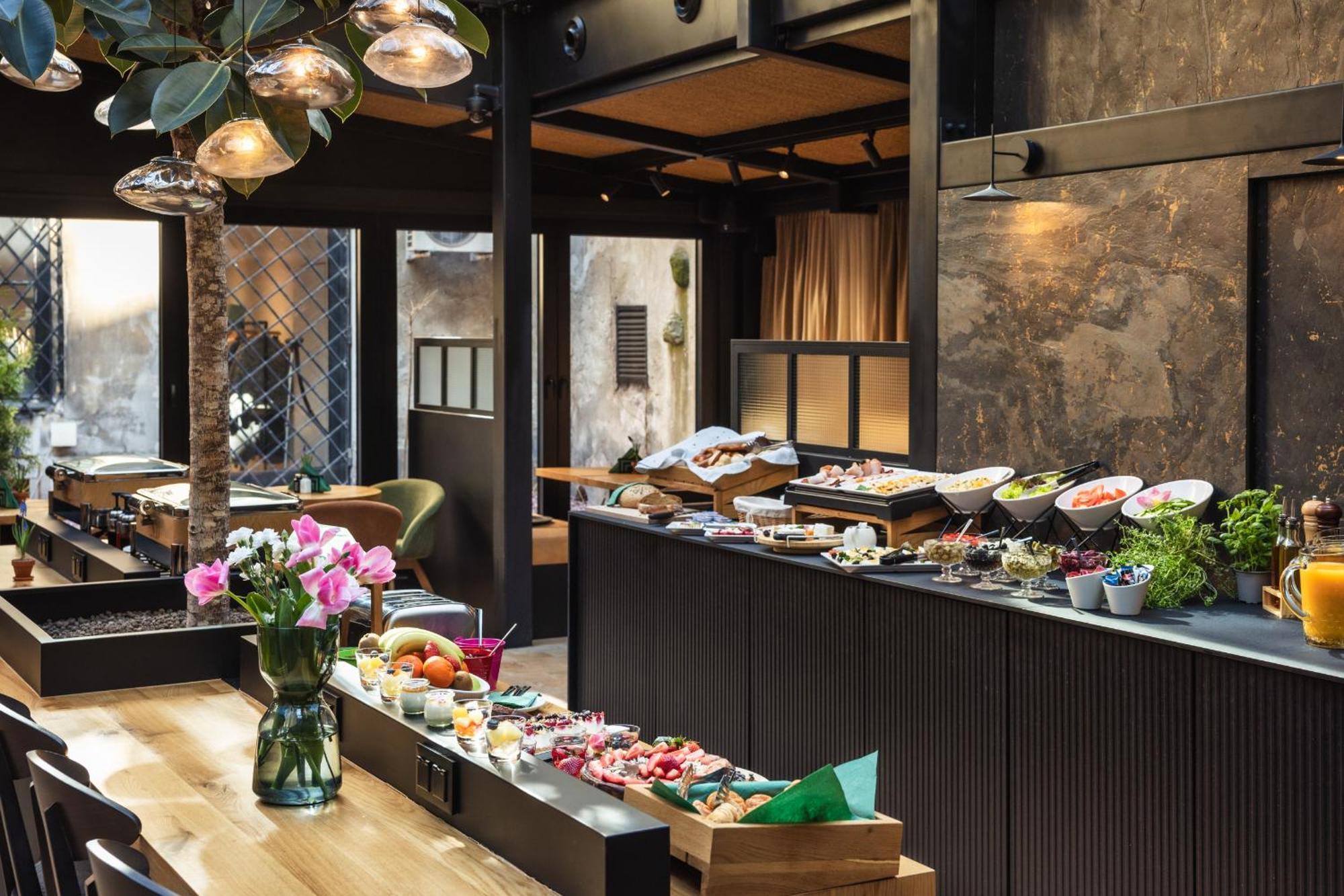Nomadic Urban Premium Suites Krakau Exterior foto